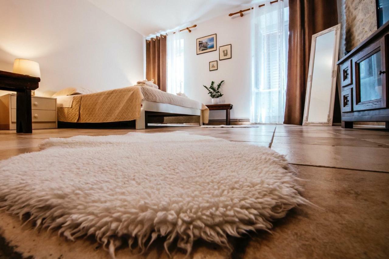 Heart Of Town Apartment Zadar Luaran gambar