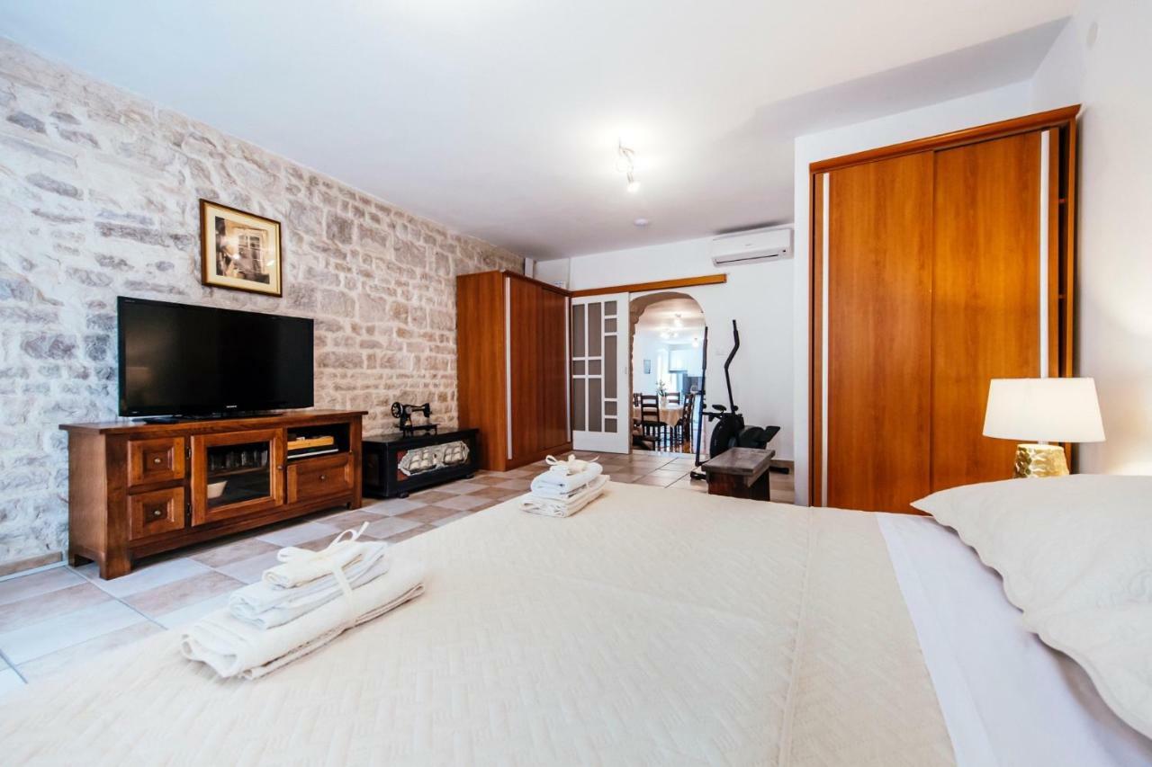 Heart Of Town Apartment Zadar Luaran gambar