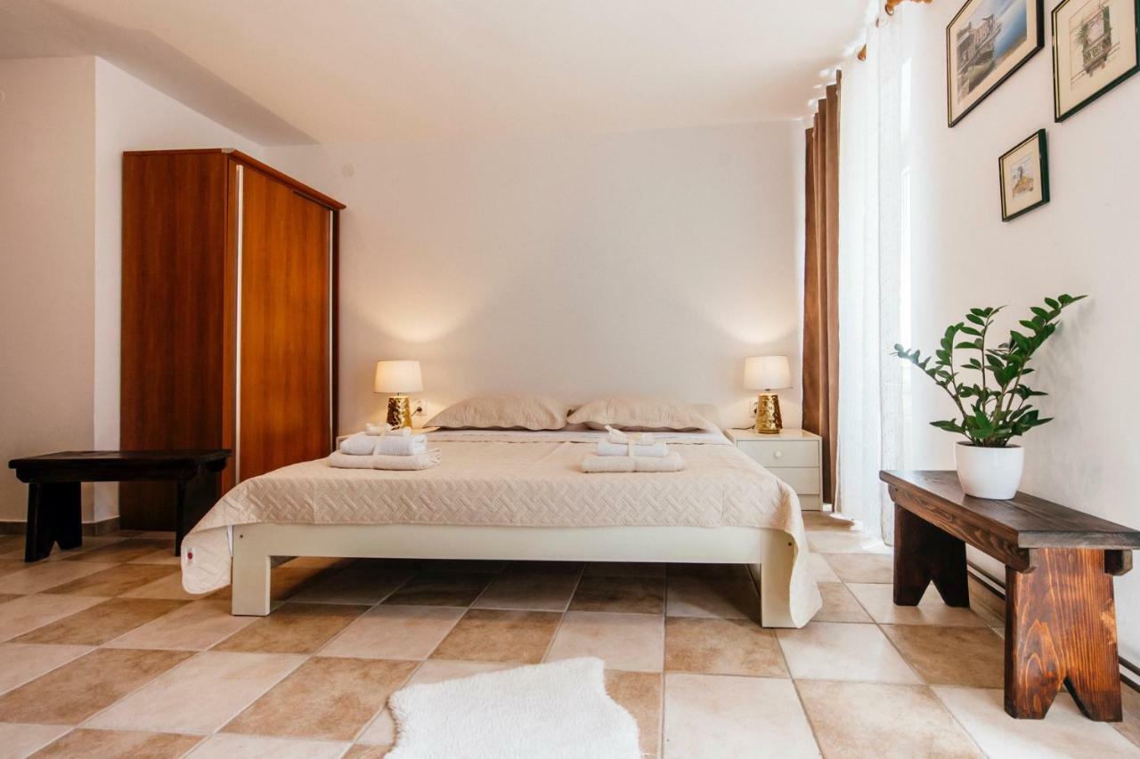 Heart Of Town Apartment Zadar Luaran gambar