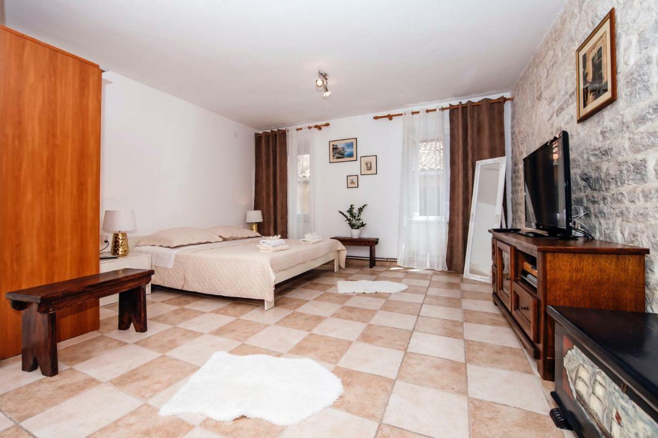 Heart Of Town Apartment Zadar Luaran gambar